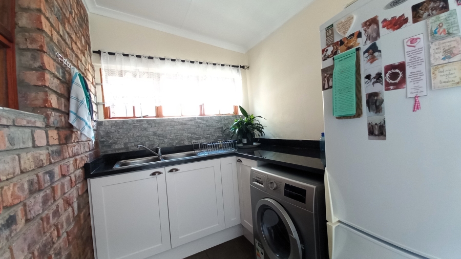 3 Bedroom Property for Sale in Strelitzia Park Eastern Cape